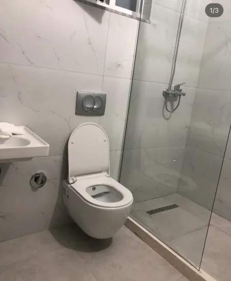 Tirane, jepet me qera shtepi 2+1+Ballkon Kati 3, 400 €