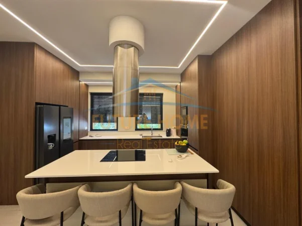 Shqiperi, shitet apartament duplex 3+1+Ballkon Kati 1, 650.000 € 