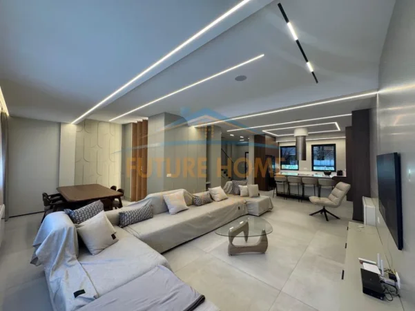 Shqiperi, shitet apartament duplex 3+1+Ballkon Kati 1, 650.000 € 