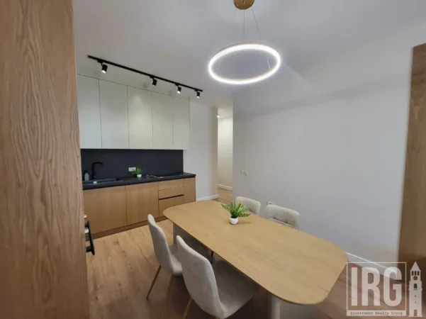 Tirane, jepet me qera apartament 2+1+Aneks+Ballkon Kati 9, 116 m² 1.200 € (zogu i zi)
