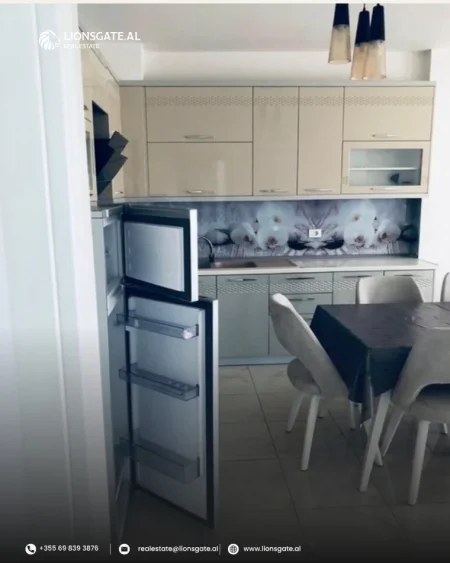 Tirane, jap me qera 2+1+Ballkon , 105 m² 750 € 