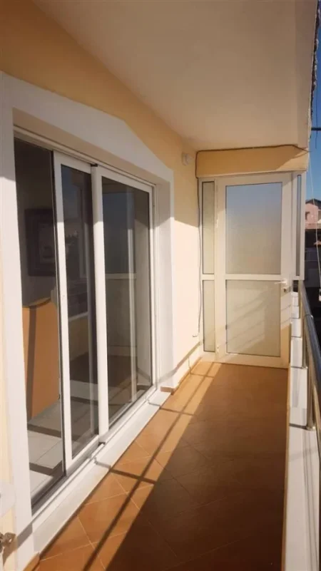 Sarande, jepet me qera apartament 1+1+Aneks+Ballkon Kati 4, 80 m² 40 €