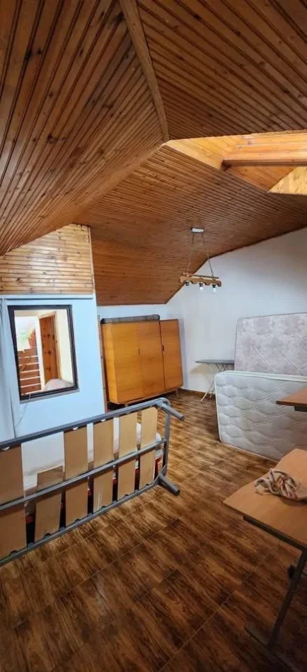 Tirane, jepet me qera apartament 1+1 Kati 1, 50 m² 250 € (Brryli)