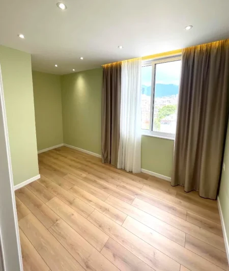 Tirane, shitet apartament 2+1+Ballkon Kati 9, 70 m² 235.000 € (rruga myslym shyri)