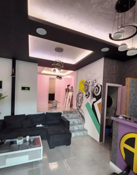 Tirane, jepet me qera dyqan Kati 0, 60 m² 500 € (ALI DEMI)