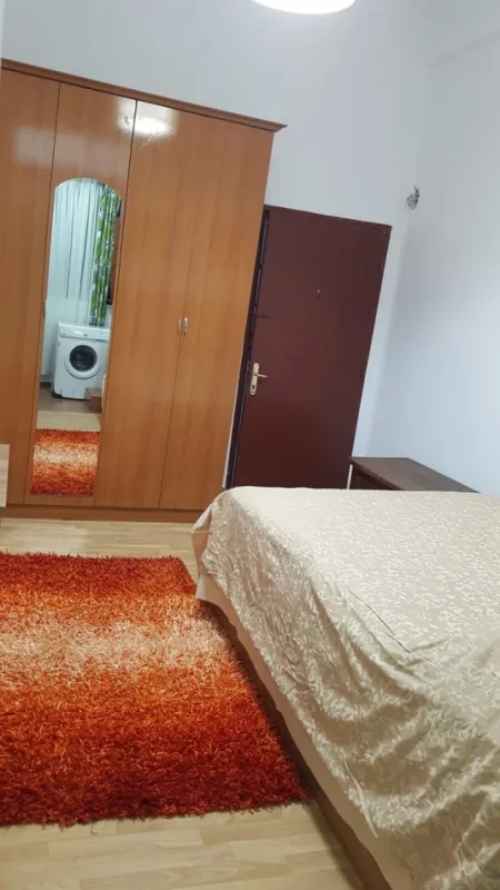 Tirane, jepet me qera apartament 1+1 Kati 2, 40 m² 350 € (Rruga e Dibrës)