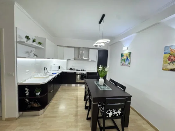 Tirane, jepet me qera apartament duplex 2+1 Kati 2, 110 m² 1.000 € (Kodra e Diellit)