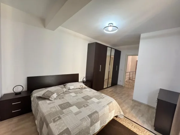 Tirane, jepet me qera apartament duplex 2+1 Kati 2, 110 m² 1.000 € (Kodra e Diellit)