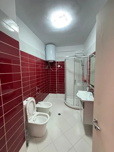 Tirane, jepet me qera apartament duplex 2+1 Kati 2, 110 m² 1.000 € (Kodra e Diellit)