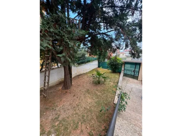 Tirane, jepet me qera Vile Vile 3 Katshe , 407 m² 2.000 € (Kodra e Priftit, Tirane)