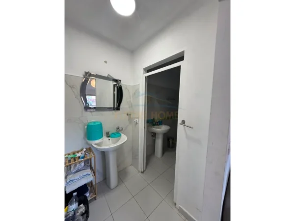 Tirane, jepet me qera Vile Vile 3 Katshe , 407 m² 2.000 € (Kodra e Priftit, Tirane)