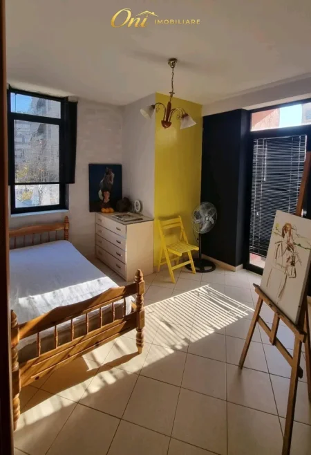 Tirane, jepet me qera apartament 2+1 Kati 1, 107 m² 570 € (KOMUNA E PARISIT)