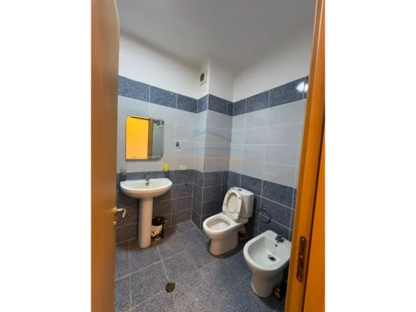 Tirane, shitet apartament 2+1 Kati 7, 114 m² 155.000 € (Restorant Fresku, Rruga e Dajtit)