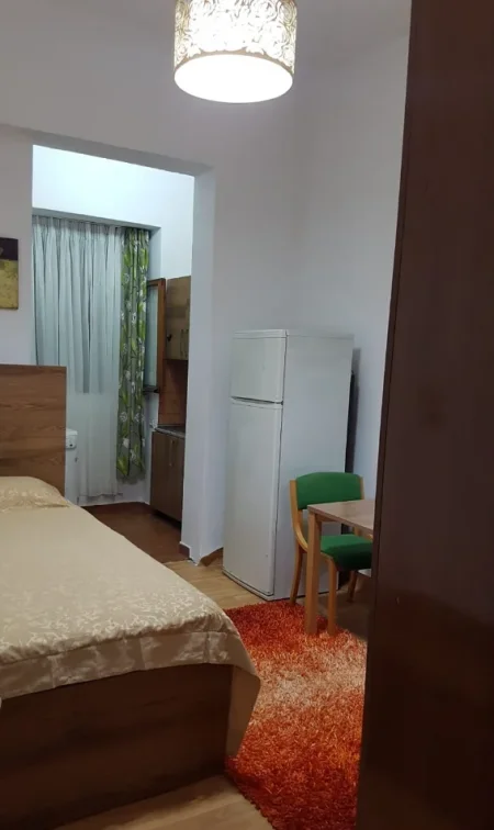 Tirane, jepet me qera apartament 1+1 Kati 2, 38 m² 350 € (Rruga Dibres , pran Klinikes Ortodokse)