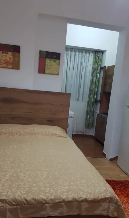 Tirane, jepet me qera apartament 1+1 Kati 2, 38 m² 350 € (Rruga Dibres , pran Klinikes Ortodokse)