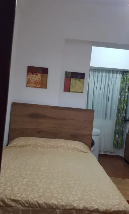 Tirane, jepet me qera apartament 1+1 Kati 2, 38 m² 350 € (Rruga Dibres , pran Klinikes Ortodokse)