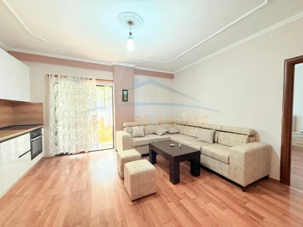 Tirane, jepet me qera apartament 2+1+Ballkon Kati 2, 91 m² 650 € (Don Bosko)
