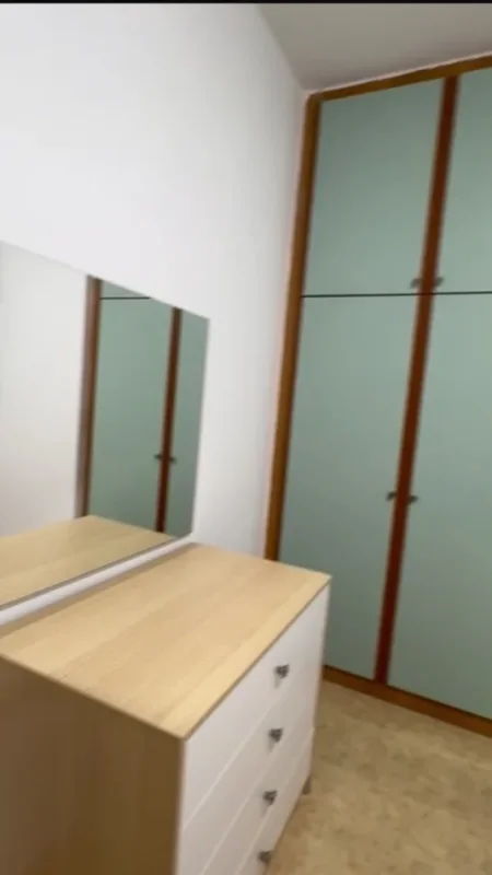 Tirane, jepet me qera apartament 1+1+Ballkon Kati 2, 65 m² 450 € (MEDRESEJA)