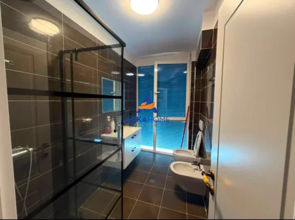 Tirane, jepet me qera apartament 2+1+Ballkon Kati 2, 70 m² 800 € 
