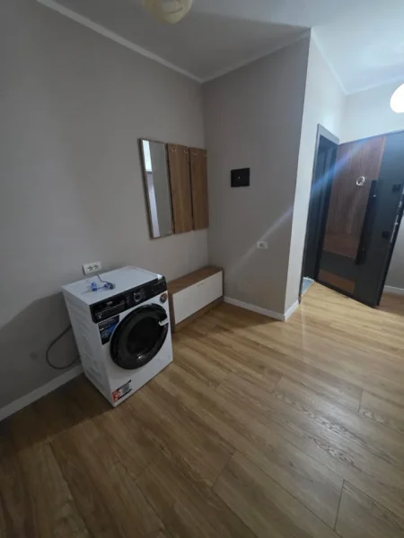 Tirane, jepet me qera apartament 2+1 Kati 3, 85 m² 600 € (Rruga 5 Maji)