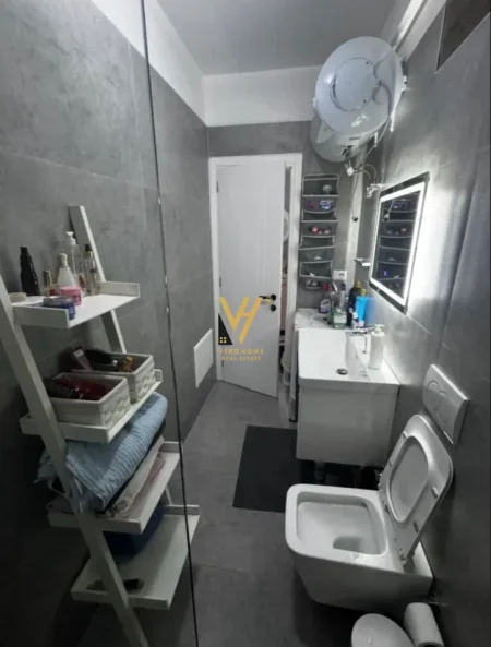 Tirane, jepet me qera apartament 1+1+Ballkon Kati 4, 65 m² 420 € (MISTO MAME)