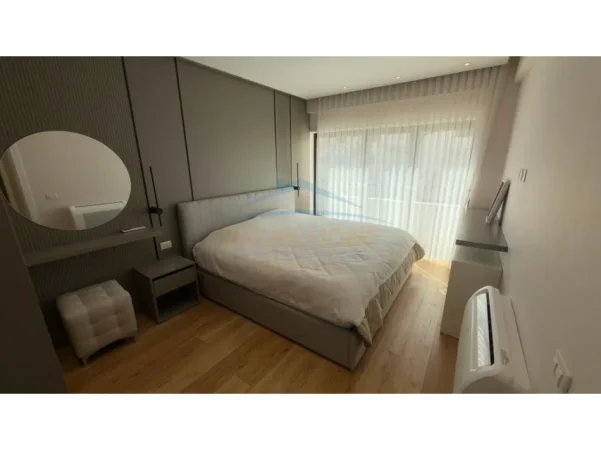 Tirane, jepet me qera apartament 2+1+Ballkon Kati 2, 88 m² 1.000 € (Kodra e Diellit)