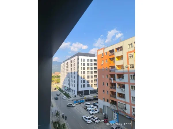 Tirane, jap me qera apartament 1+1 Kati 4, 68 m² 650 € 