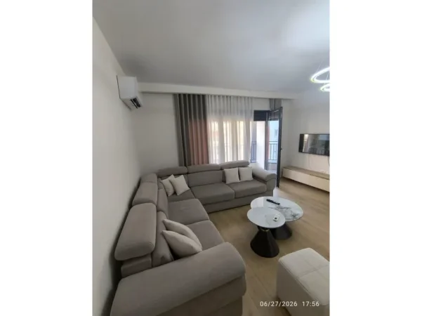 Tirane, jap me qera apartament 1+1 Kati 4, 68 m² 650 € 