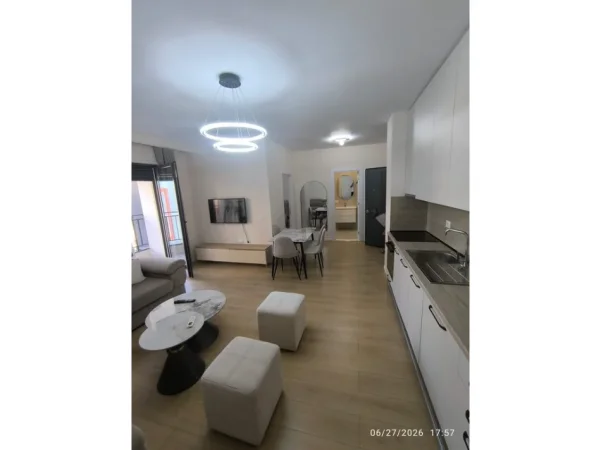 Tirane, jap me qera apartament 1+1 Kati 4, 68 m² 650 € 