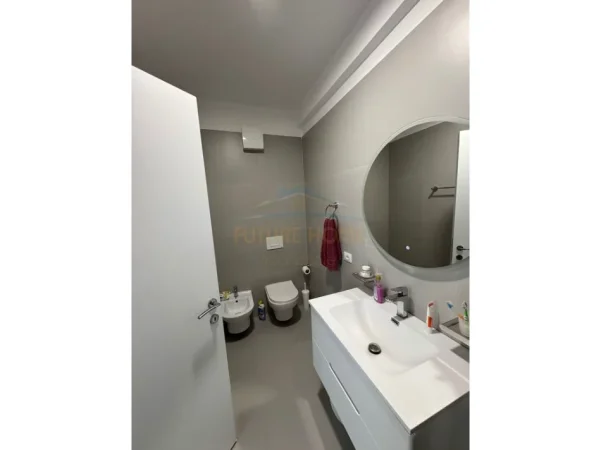Tirane, jepet me qera apartament 2+1 Kati 6, 400 € 
