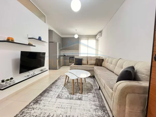 Tirane, jepet me qera apartament 2+1 Kati 6, 585 € 