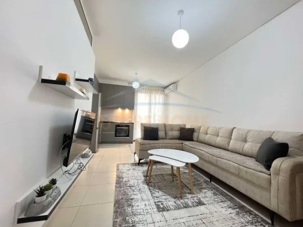 Tirane, jepet me qera apartament 2+1 Kati 6, 585 € 