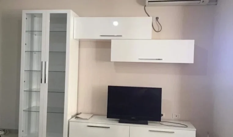 Tirane, jepet me qera apartament 2+1 Kati 3, 110 m² 550 € 