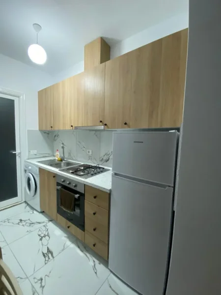 Tirane, jepet me qera apartament 1+1 Kati 1, 61 m² 350 € (Qyteti Studenti)