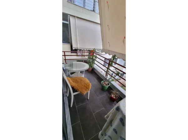 Tirane, jepet me qera apartament 1+1+Ballkon Kati 2, 72 m² 450 € (Fresku)