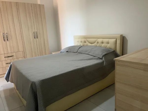 Tirane, jepet me qera apartament 2+1 Kati 9, 95 m² 550 € (PALLATI ME SHIGJETA)