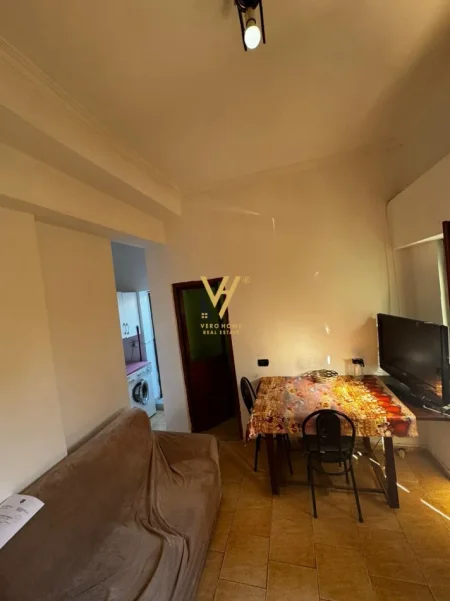 Tirane, jepet me qera apartament 1+1+Ballkon Kati 1, 60 m² 320 € (JORDAN MISJA)