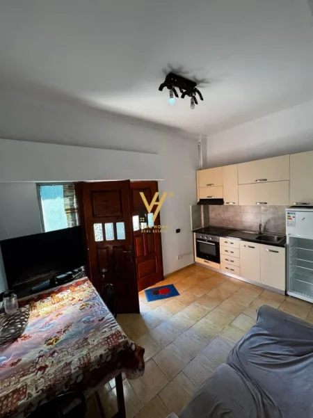 Tirane, jepet me qera apartament 1+1+Ballkon Kati 1, 60 m² 320 € (JORDAN MISJA)