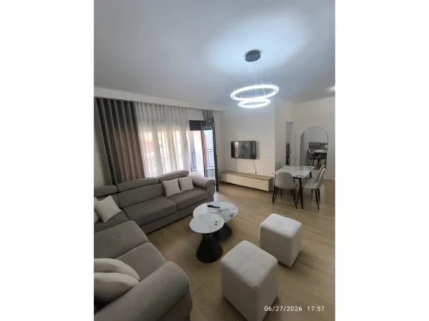 Tirane, jepet me qera apartament 1+1+Ballkon Kati 4, 68 m² 650 € (Kompleksi Ndregjoni)