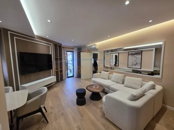 Tirane, jepet me qera apartament 2+1+Ballkon Kati 3, 117 m² 1.200 € (Rruga e durresit)