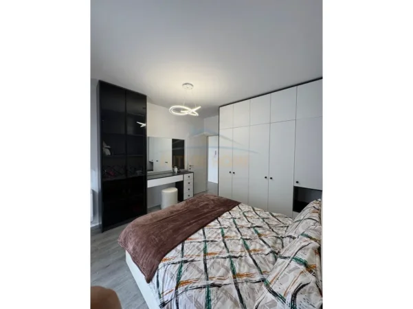 Tirane, jepet me qera apartament 2+1 Kati 6, 76 m² 400 € (UNIVERS CITY , QTU)