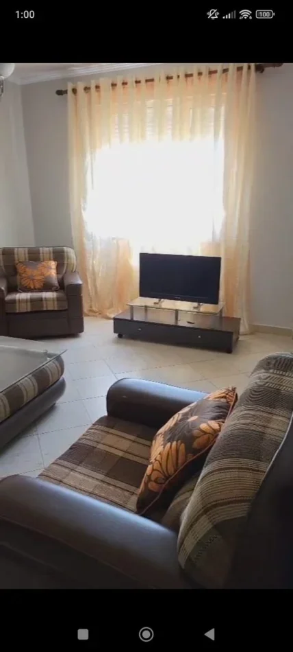 Tirane, jepet me qera apartament 1+1 Kati 3, 57 m² 350 € (Allias)