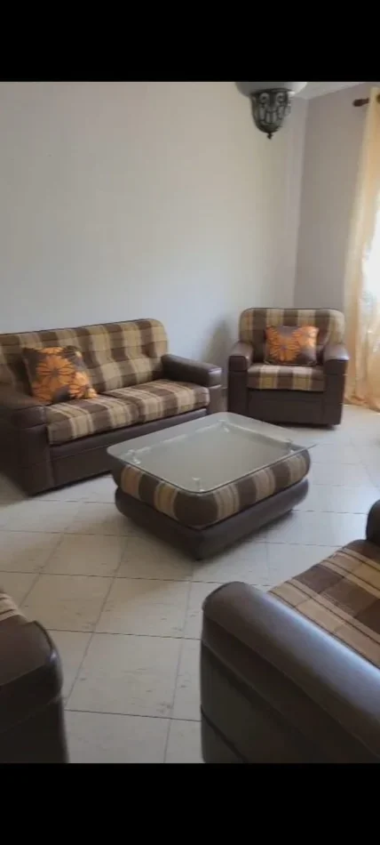 Tirane, jepet me qera apartament 1+1 Kati 3, 57 m² 350 € (Allias)