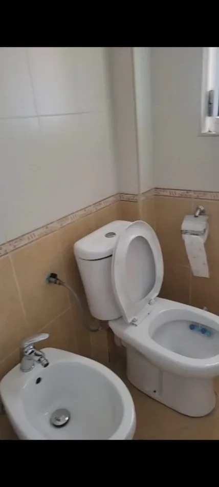 Tirane, jepet me qera apartament 1+1 Kati 3, 57 m² 350 € (Allias)
