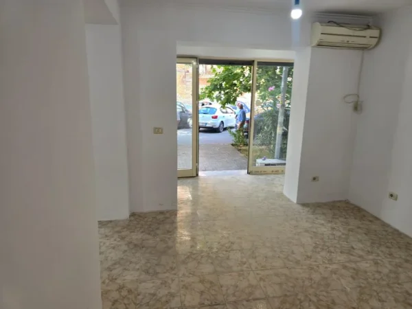 Tirane, shitet ambjent biznesi Kati 0, 64 m² 195.000 € (Rruga e Kavajës)