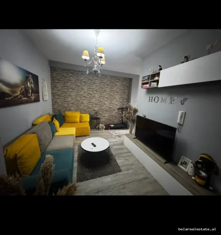 Tirane, jepet me qera apartament 1+1+Ballkon Kati 4, 65 m² 420 € (Thoma Koxhaj)