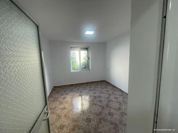 Tirane, jepet me qera zyre Kati 3, 73 m² 522 € (Memo Meto)