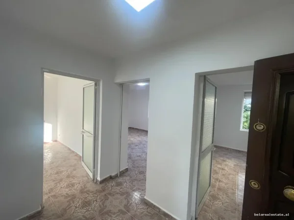 Tirane, jepet me qera zyre Kati 3, 73 m² 522 € (Memo Meto)