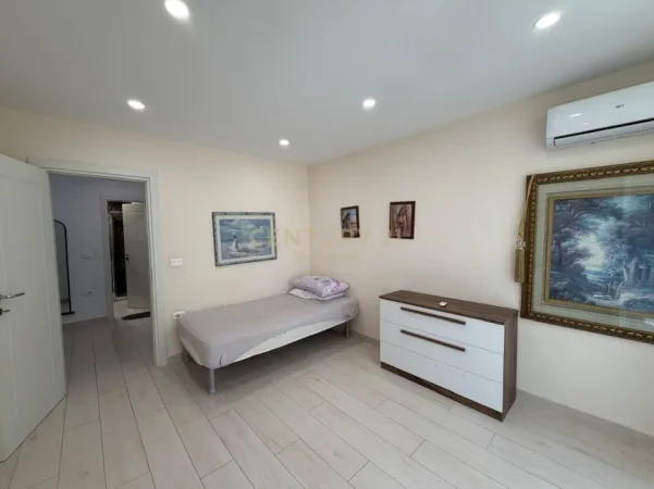 Tirane, jepet me qera apartament 2+1 Kati 1, 65 m² 800 € (rruga e durresit)