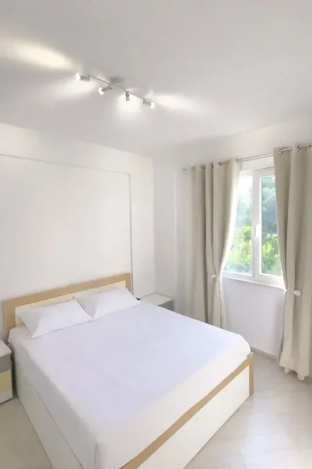 Tirane, shitet apartament 3+1+Ballkon Kati 5, 110 m² (Liqeni Thate)